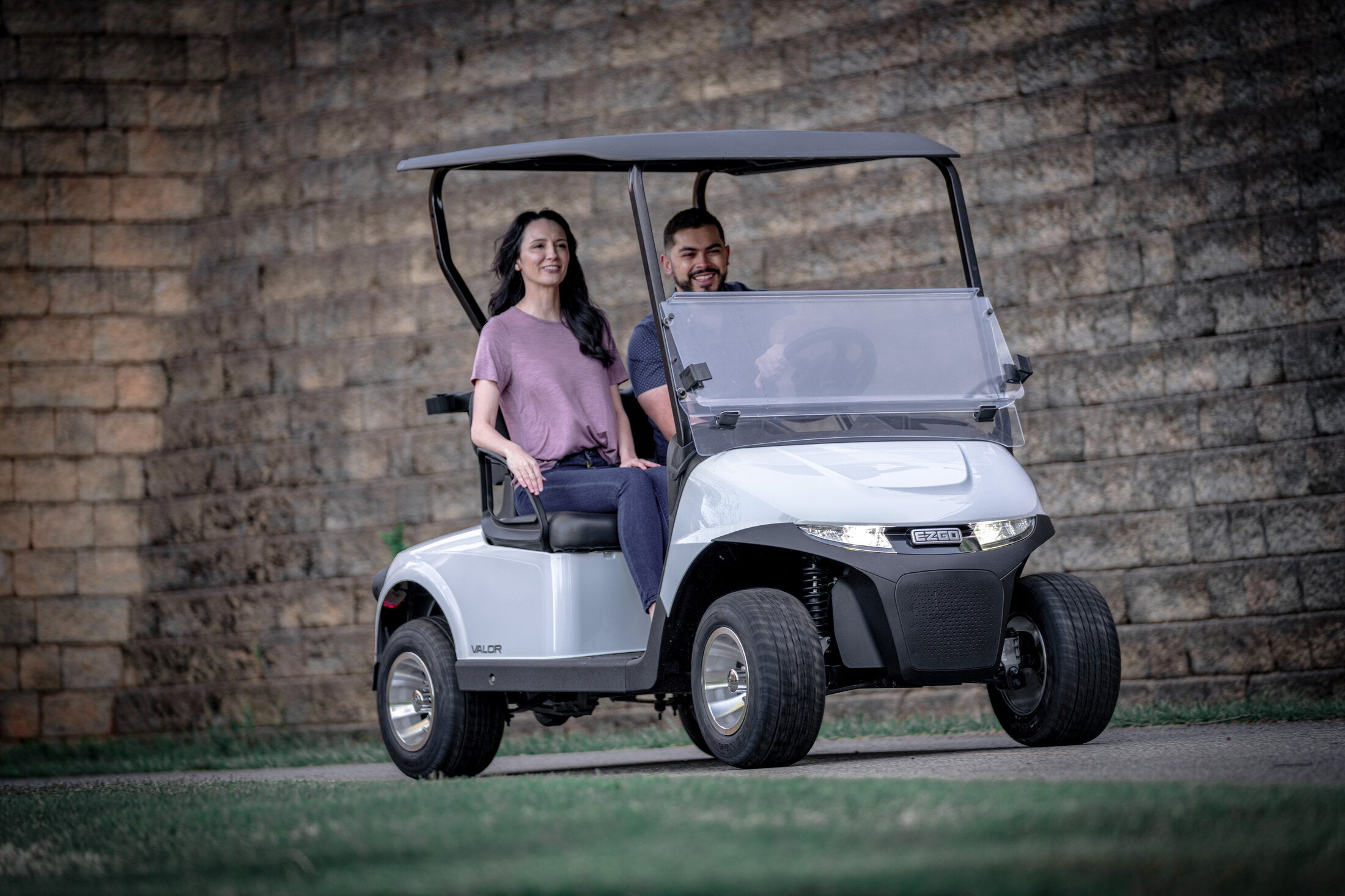 E-Z-GO Valor independent front suspension